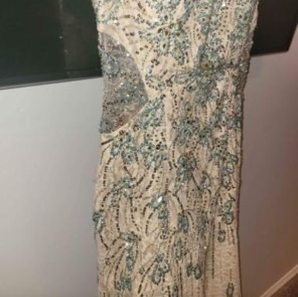 Grad/Bridesmaid dress - Picture 2 of 6